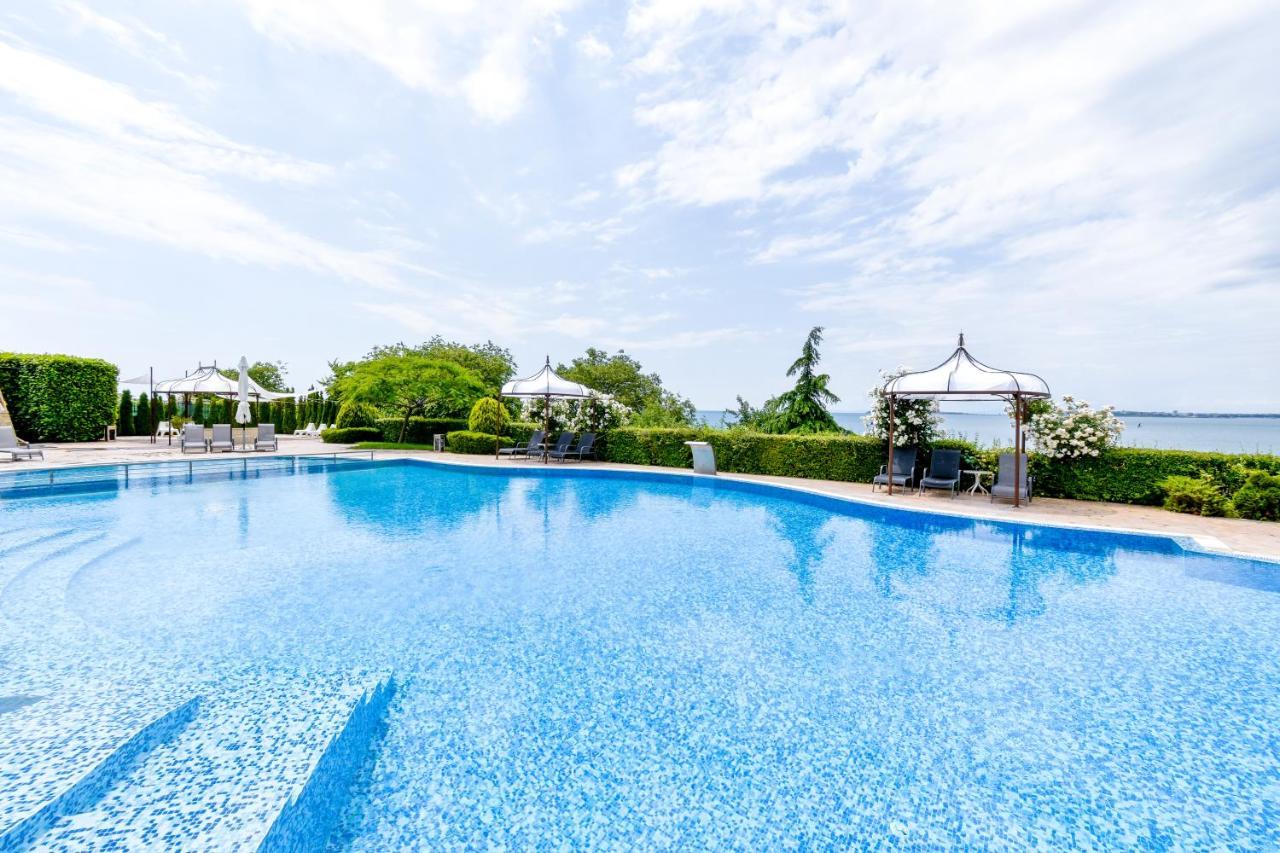 Royal Bay Apartments With Self Check-In Sveti Vlas Exterior photo