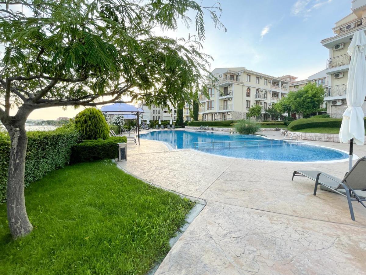 Royal Bay Apartments With Self Check-In Sveti Vlas Exterior photo
